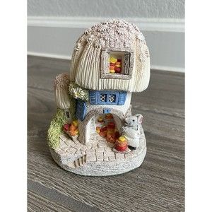 Fraser Creations Charlie's Cheese Store Mouse & MUSHROOM COTTAGE FIGURINE